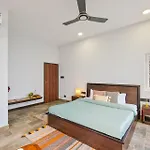 Stayvista At The Ganga House - Holy River Varanasi